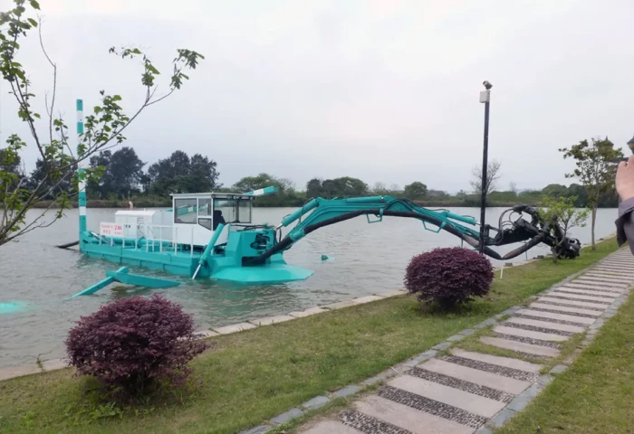 KD-i Amphibious Multipurpose Dredger