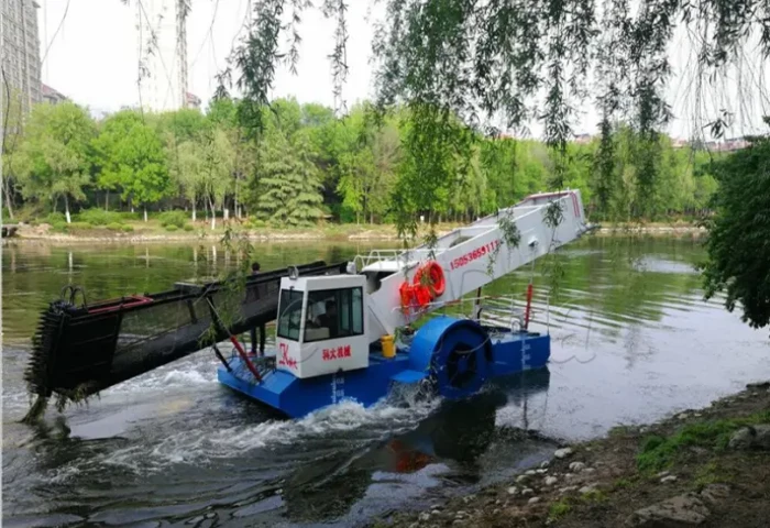 KDWH-100 Aquatic Weed Harvester