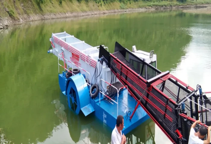 KDWH-100 Aquatic Weed Harvester