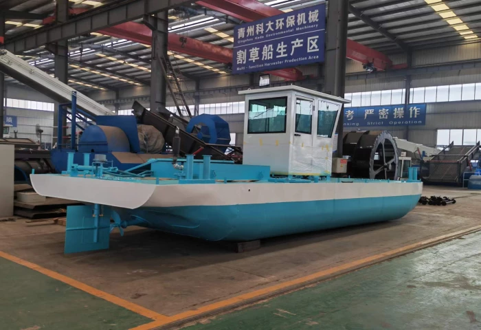 Многофункциональная одновинтовая сервисная лодка