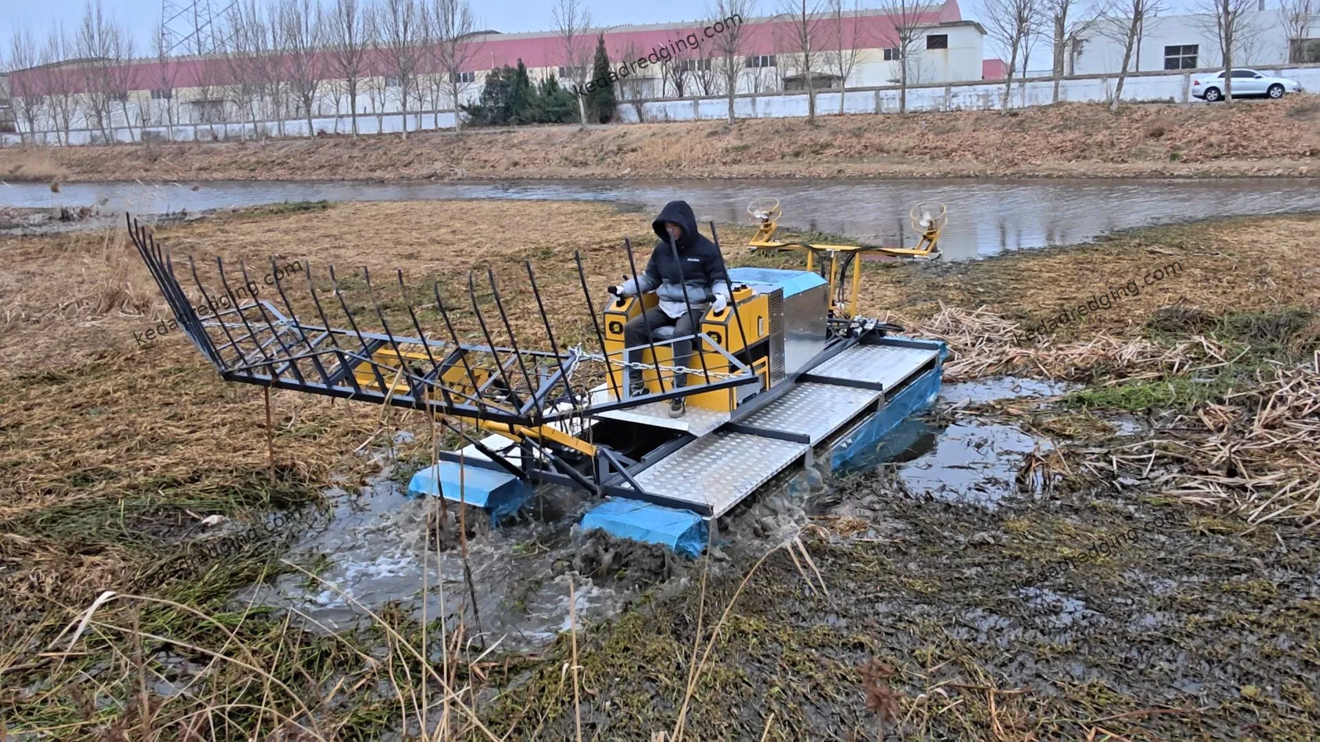 New Launch: Amphibious Weed Cutting Boat in Aluminum Alloy